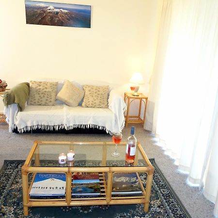 Smokebush Cottage - Holiday Home Exclusively Yours Turangi Exterior foto