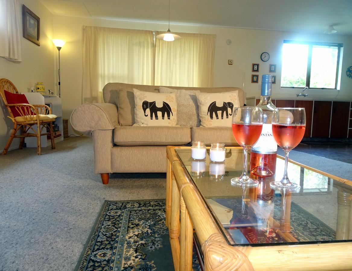 Smokebush Cottage - Holiday Home Exclusively Yours Turangi Exterior foto